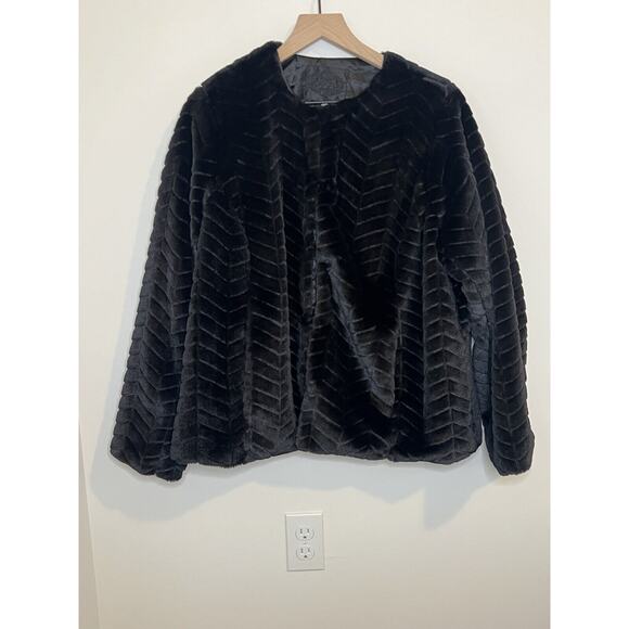 Joujou Jackets & Blazers - Jou Jou Black Faux Fur Jacket Size 1X Super Soft Mobwife Hook Closure